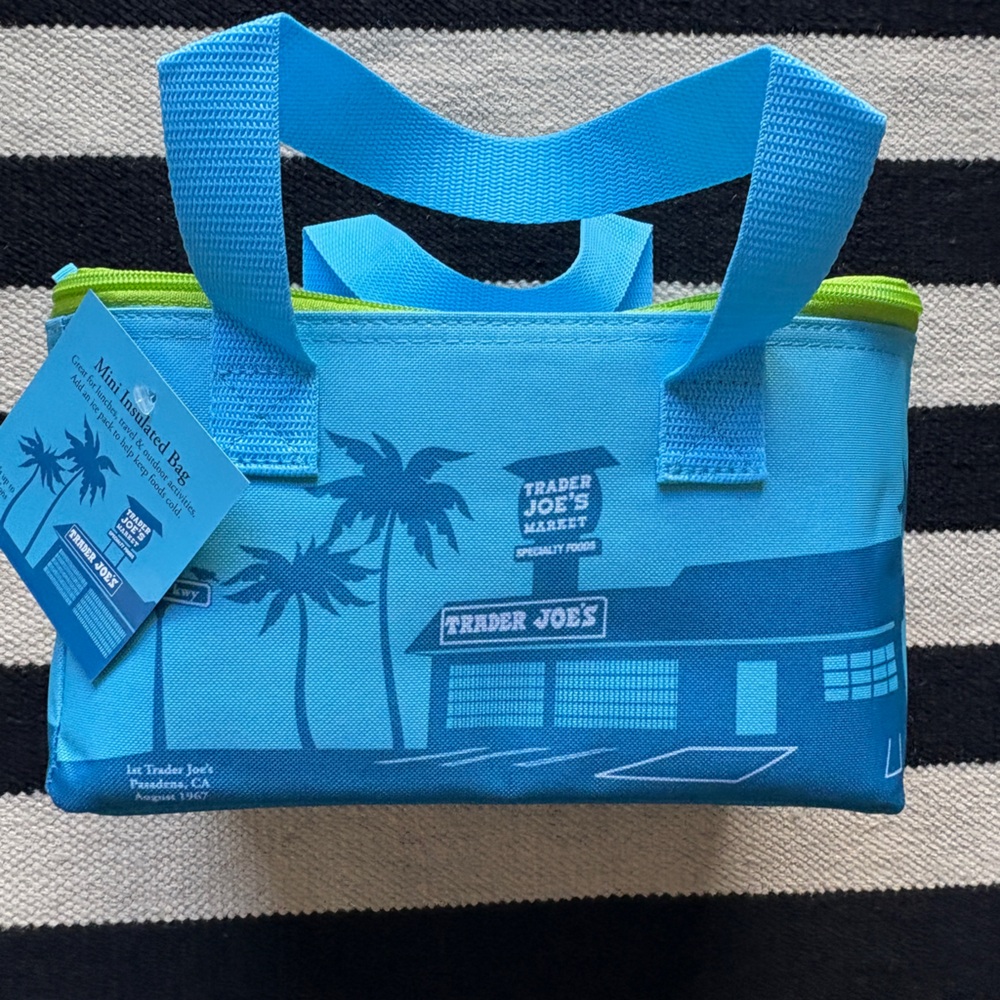 Trader Joe’s Blue and Green Mini Insulated Lunch Bag VW Bus Artwork